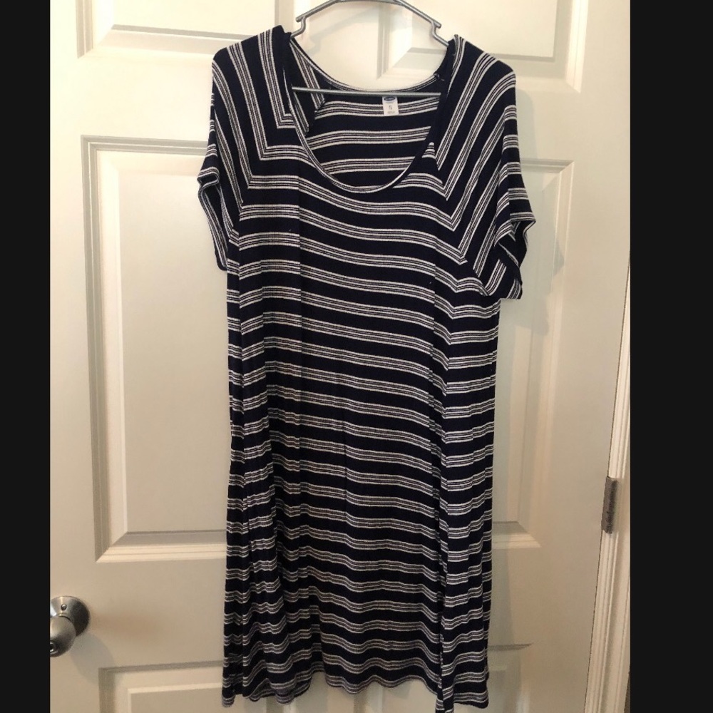 Do navy T-shirt dress